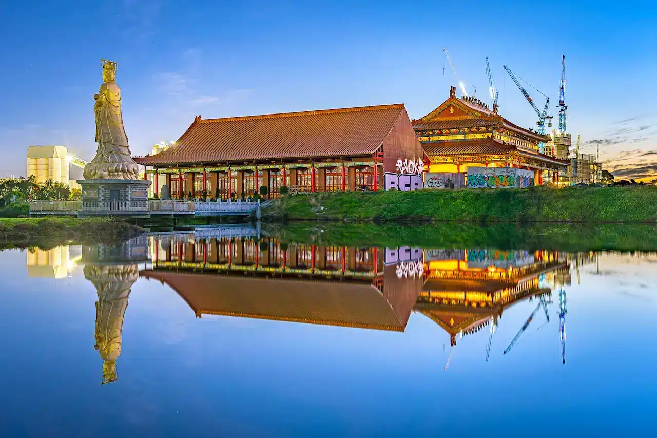 Heavenly Queen Temple in Maribyrnong River